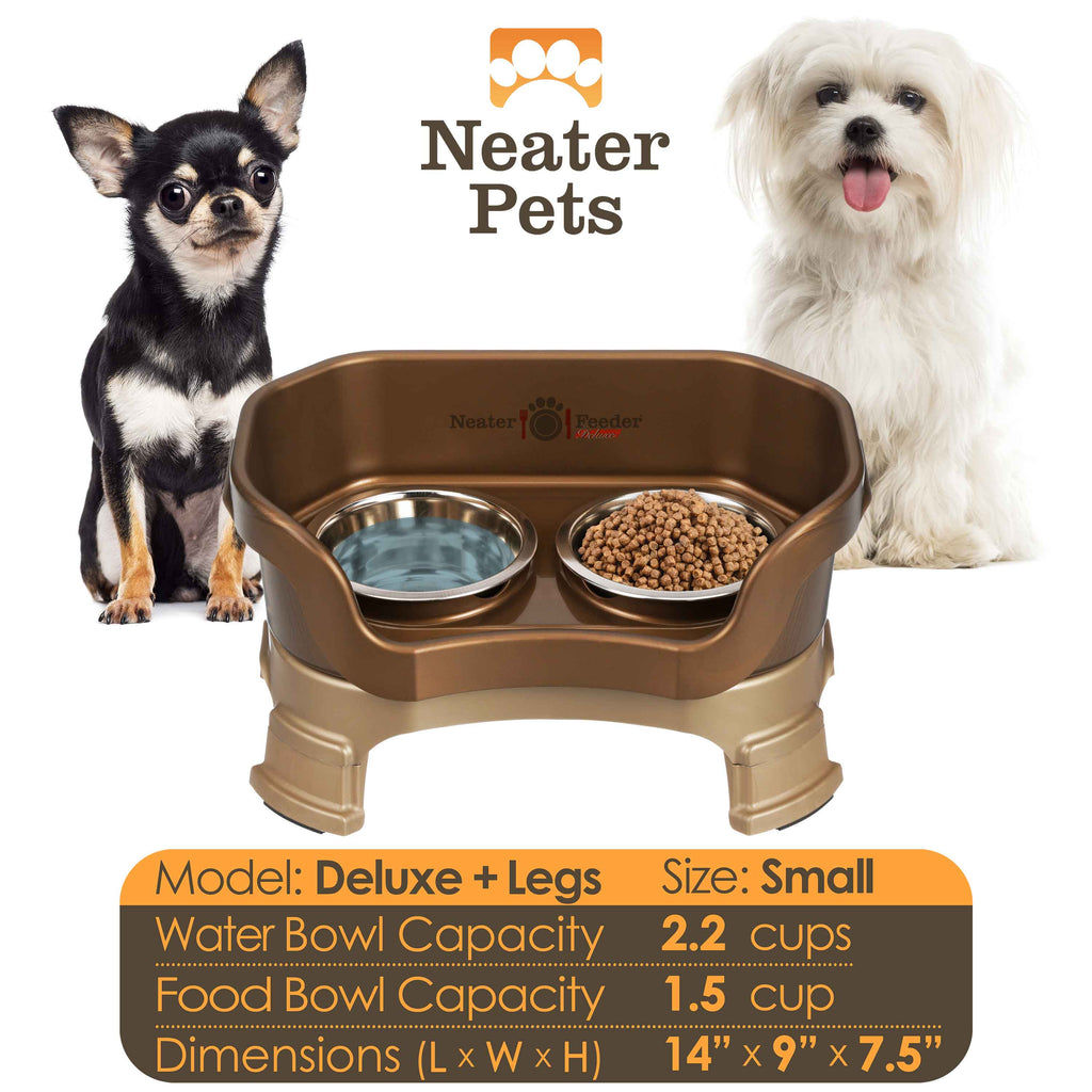 A chart displaying the Deluxe small with leg extension bowl capacity and dimensions, with two small dogs on either side of the chart.