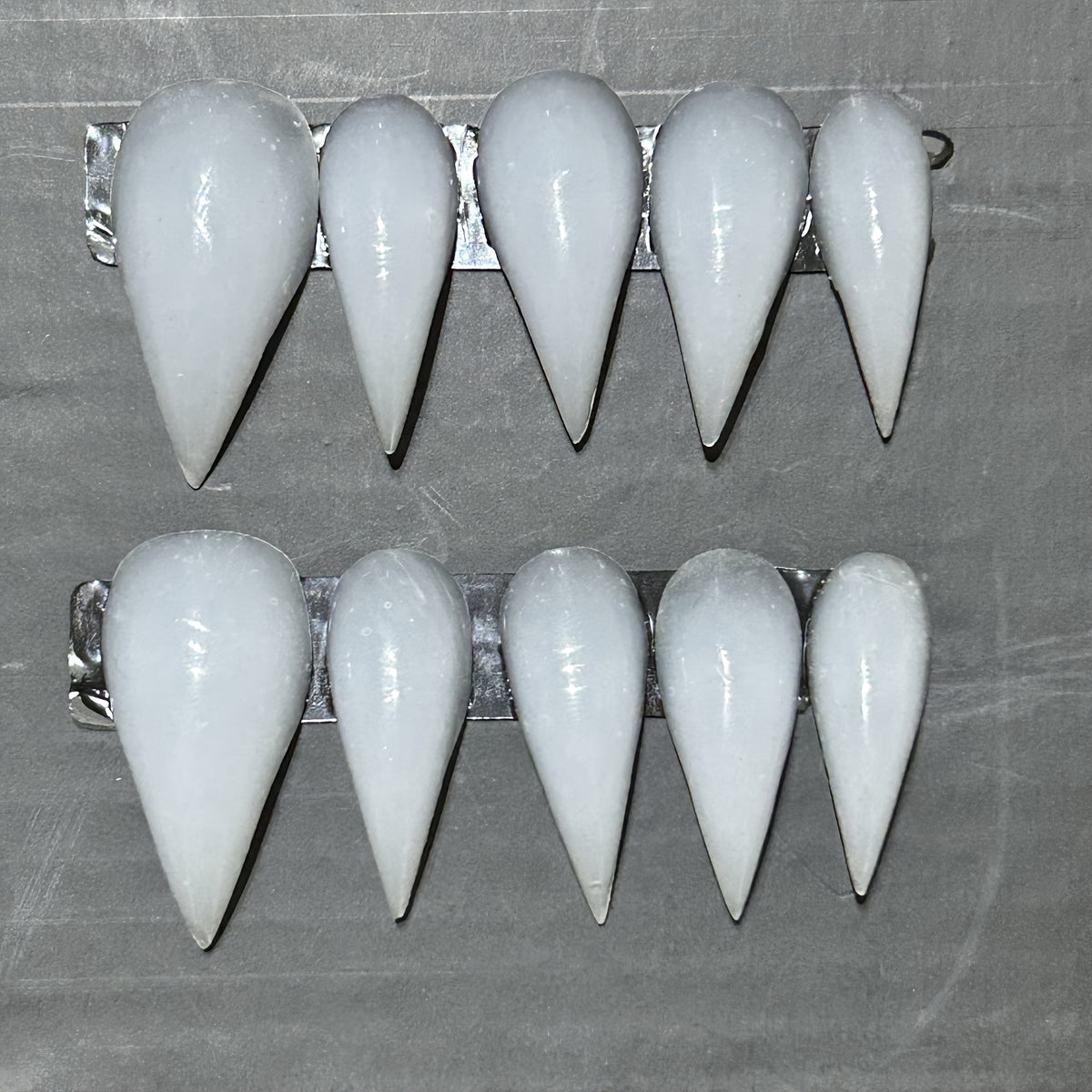 Press On Nails 10-Piece Cream Cat-Paw Set with Handmade 3D Design, Soft Matte or Glossy Finish