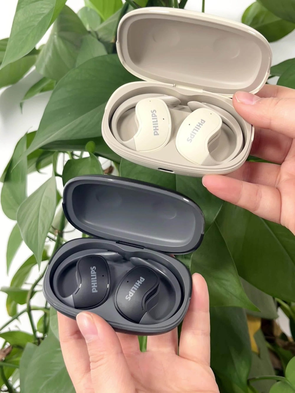 Wireless Earbuds Philips Black Stereo with Touch Volume, Noise-Cancelling Mic and Type-C Case