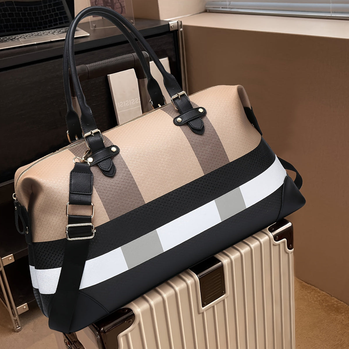 Carry-On Luggage Duffel in Striped Canvas with Vintage Trim, Zipper Closure and 2 Colors for Weekends