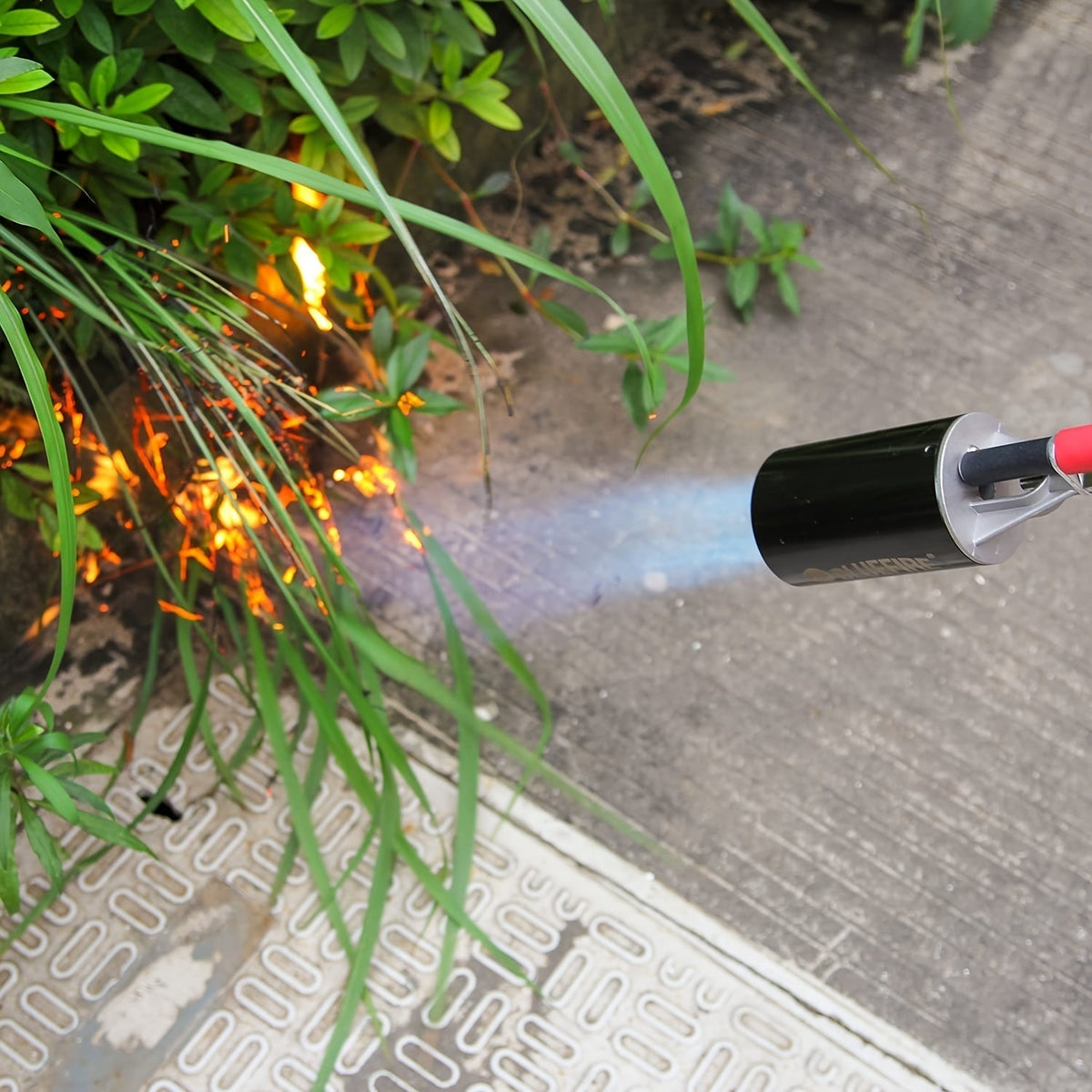 Propane Weed Torch, Flame Weeder Ice Melter Outdoor Roof Driveway for Garden, Patio and Yard Use
