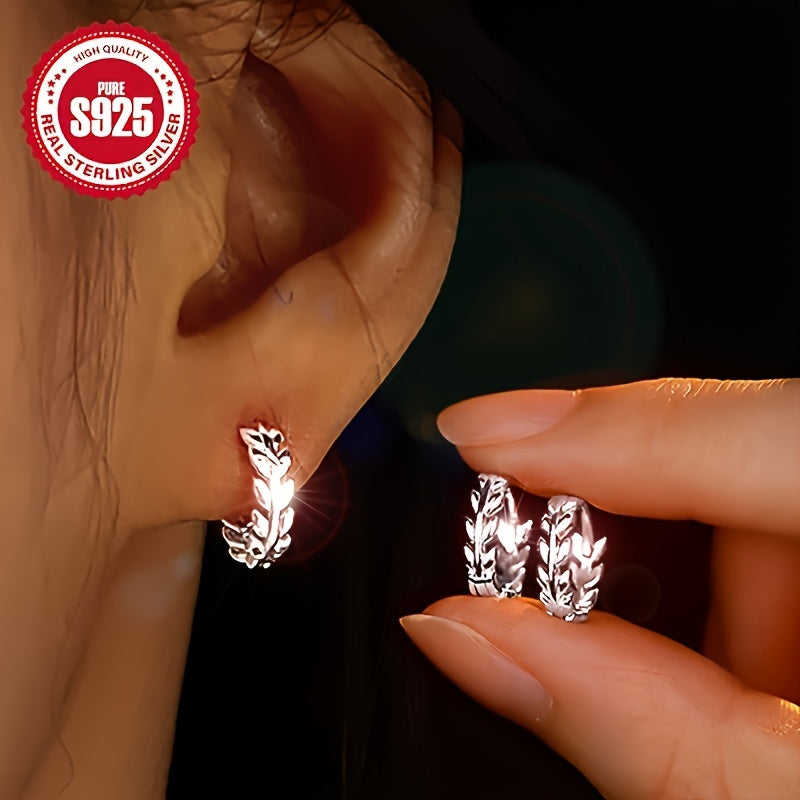 Hoop Earrings Two-Pair Leaf-Wreath Set with S925 Marking, 9mm Huggie Diameter and Detailed Leaf Motifs
