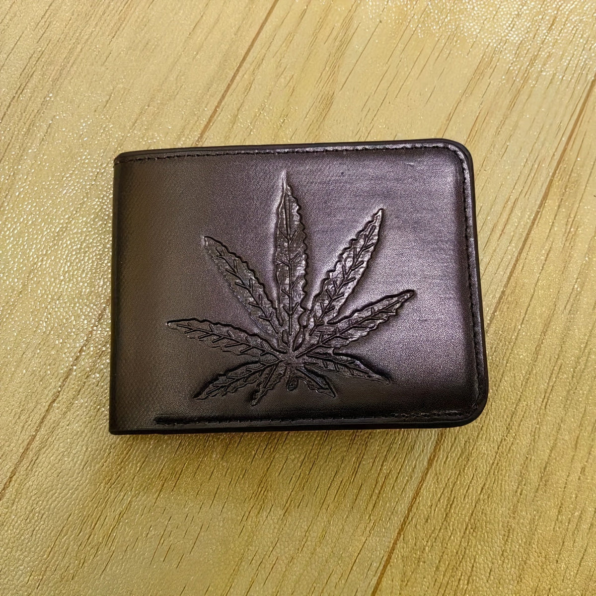 Men's Wallet with Embossed Leaf Bifold, textured Card Storage and 3 Classic Colors for Daily Carry